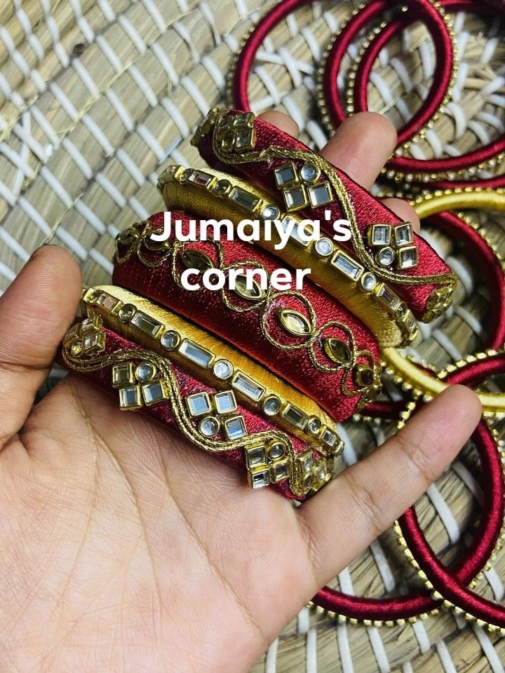 রেশমি সুতার হ্যান্ড মেইড চুরি (৬ পিস সেট)